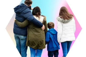 Szczęśliwa rodzina na przezroczystym tle