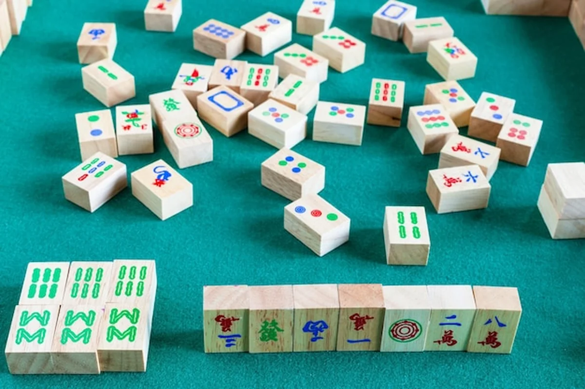 Rozgrywka w grę planszową mahjong
